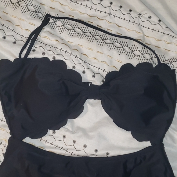 *NEW* Black Cupshe Swimsuit - Picture 3 of 9